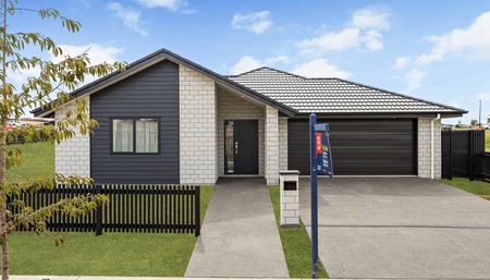 MORRINSVILLE - FOUR BEDROOMS - Photo 2