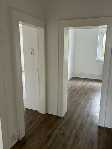 Hier müssen Sie nur noch einziehen… 2 Zimmer in der 1 Etage mit Balkon erwarten Sie - Photo 2