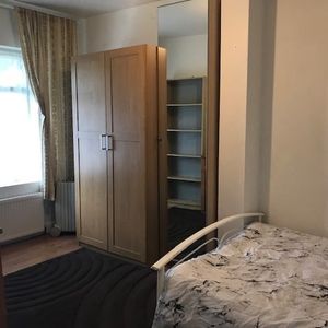 Room in a Shared House, North Circular Road, NW10 - Photo 3