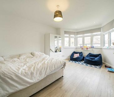 Hervey Close, Finchley, N3 - Photo 2