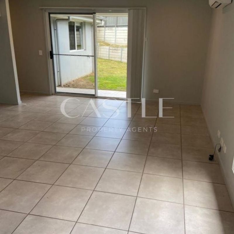 Well - Kept Duplex - Photo 1