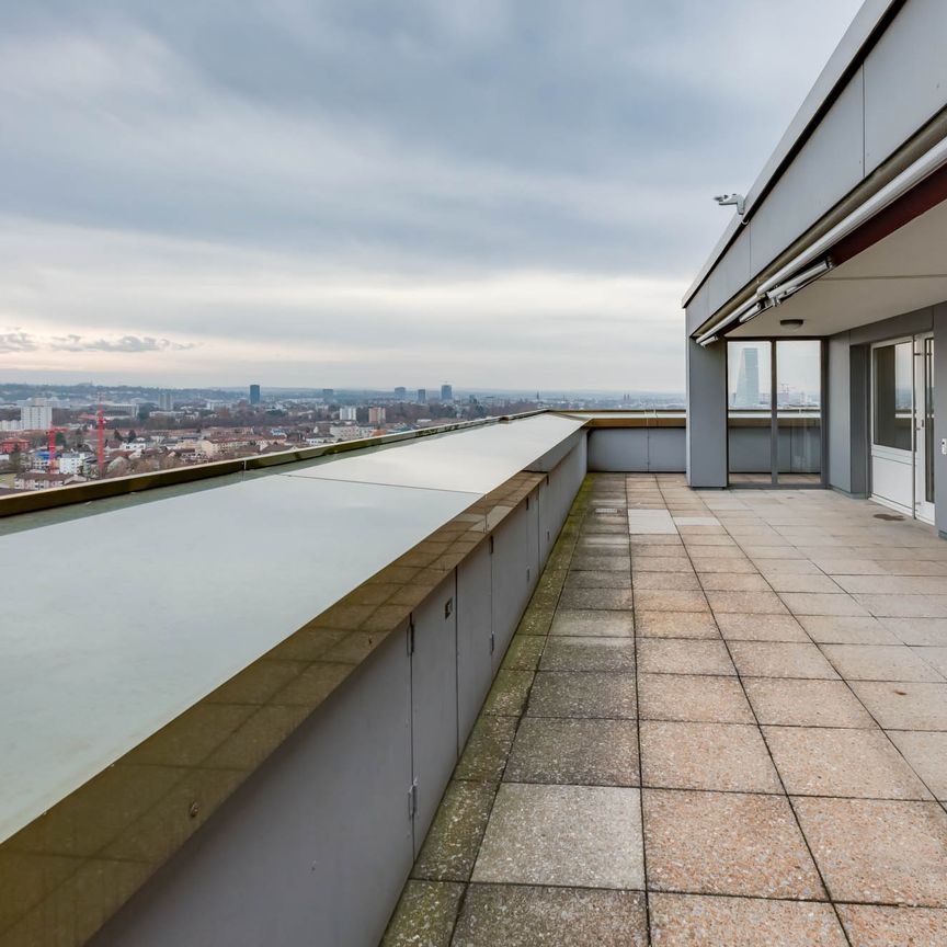 MIETEN OHNE KAUTION - Fernblick mit riesiger Dachterrasse - Photo 1