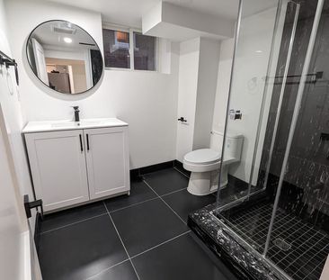 For Lease - 293 E 17th Street, Hamilton, Ontario - Photo 2