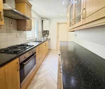 3 bedroom terraced house to rent - Photo 2