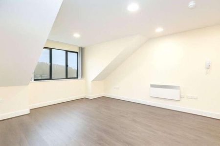 Delta Park, Wilsom Road, Alton, Hampshire, GU34 - Photo 2