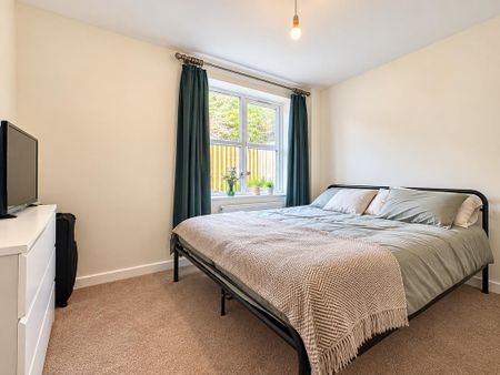2 bedroom flat to rent - Photo 2