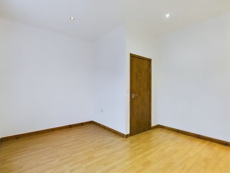 2 Bed Maisonette, Garratt Terrace, SW17 - Photo 4