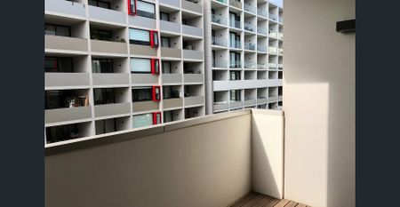 Studio Apartment in Fantastic Location! - Photo 2