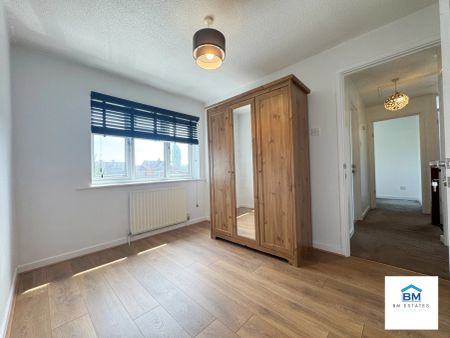 4 Bedroom Detached - Photo 3