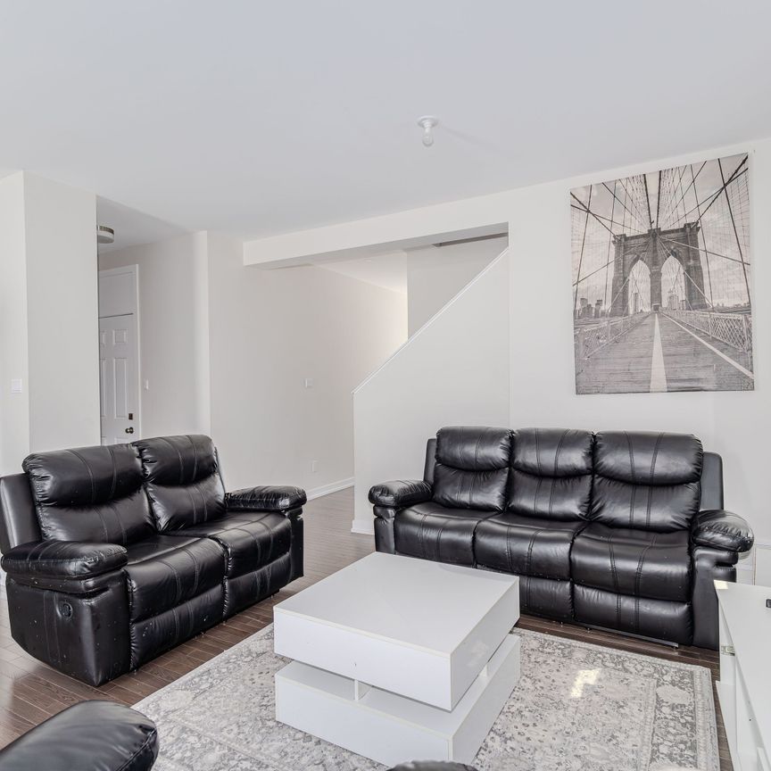 For Lease - 621 Alopex Row, Stittsville - Munster - Richmond, Ontario - Photo 1