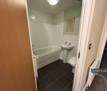 2 bedroom flat to rent - Photo 6