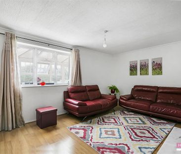 3 bedroom end of terrace house to rent - Photo 4
