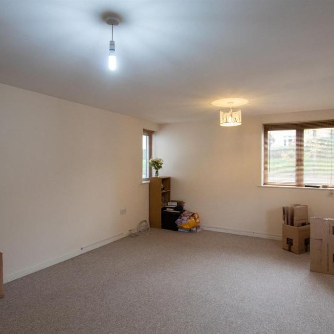 1 bedroom ground floor flat to rent - Photo 1
