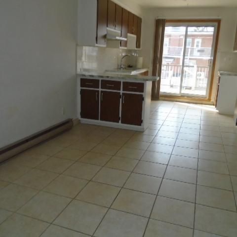 4 ½ rue Chambord et Sauvé Montréal LIBRE - Photo 1