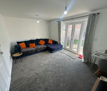 3 bedroom semi-detached house to rent - Photo 1