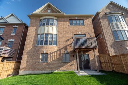 For Lease - 16 Frank Kelly Drive, East Gwillimbury, Ontario - Photo 4