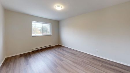 One Bedroom Apartment - Photo 2