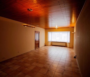 Een woning met 3 slaapkamers, garage en tuin vlakbij het centrum va... - Photo 6
