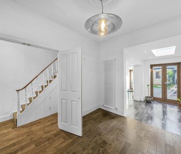 2 bedroom end of terrace house to rent - Photo 3