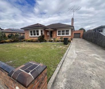 Neat brick 3-bedroom home - Photo 1