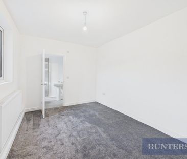 1 bedroom Flat To Let - Photo 4
