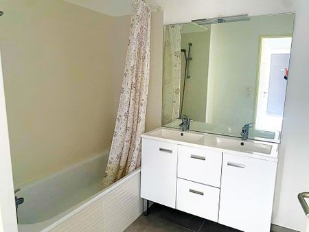 Location Appartement 3 pièces 66m² VILLEFRANCHE SUR SAONE 69400 - Photo 5