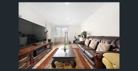 Light filled 3 Bedroom House - Photo 5