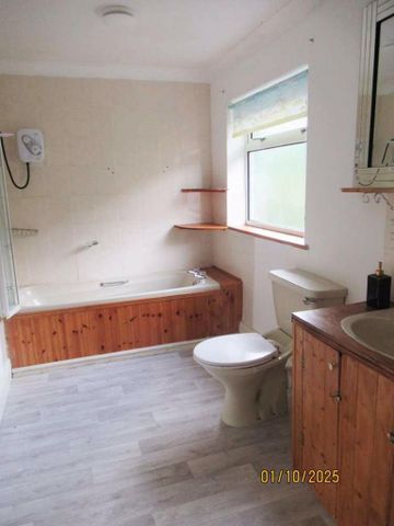 4 bedroom detached house to rent - Photo 2
