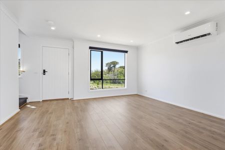 HOME FOR RENT IN BACCHUS MARSH - Photo 2