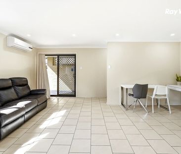 Charming 2-Bedroom Villa in Prime Location - Photo 1