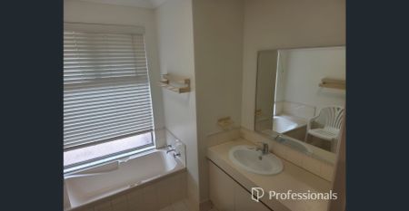 Neat, Practical Living Backing Onto the Brunswick River Reserve - Photo 5