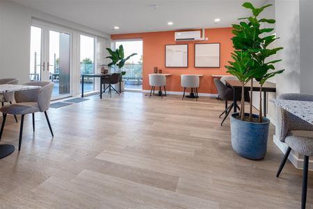 Station Avenue, Walton Court, Walton-On-Thames, KT12 - Photo 2