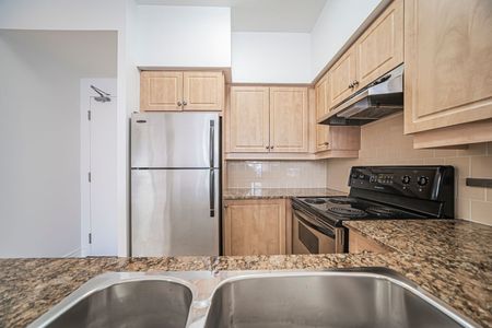 For Lease - 481 Rosewell Avenue Unit# 408, Toronto, Ontario - Photo 4