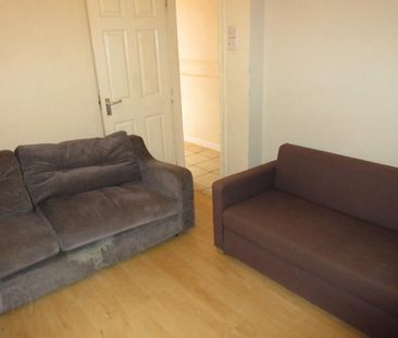 Student House, 30 Cairo Street, Queens Quarter, Belfast, BT7 1RE - Photo 2