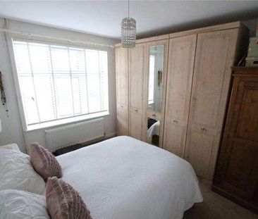 Sherwood Crescent, Benfleet, Essex, SS7 - Photo 6