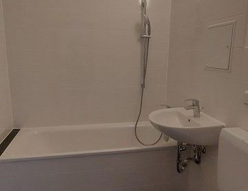 Hier lässt es sich aushalten: individuelle 4-Zimmer-Wohnung mit Ausblick. - Foto 1