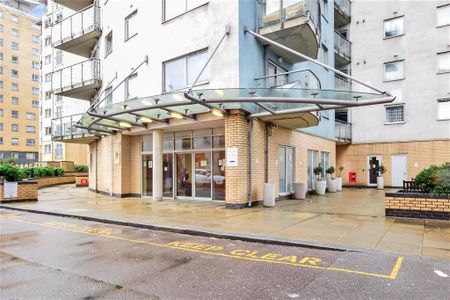 2 Bed Flat, Centreway Apartments, IG1 - Photo 5