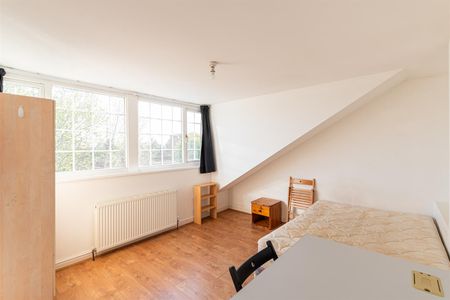 Lynnwood Terrace, Fenham, Newcastle Upon Tyne - Photo 4