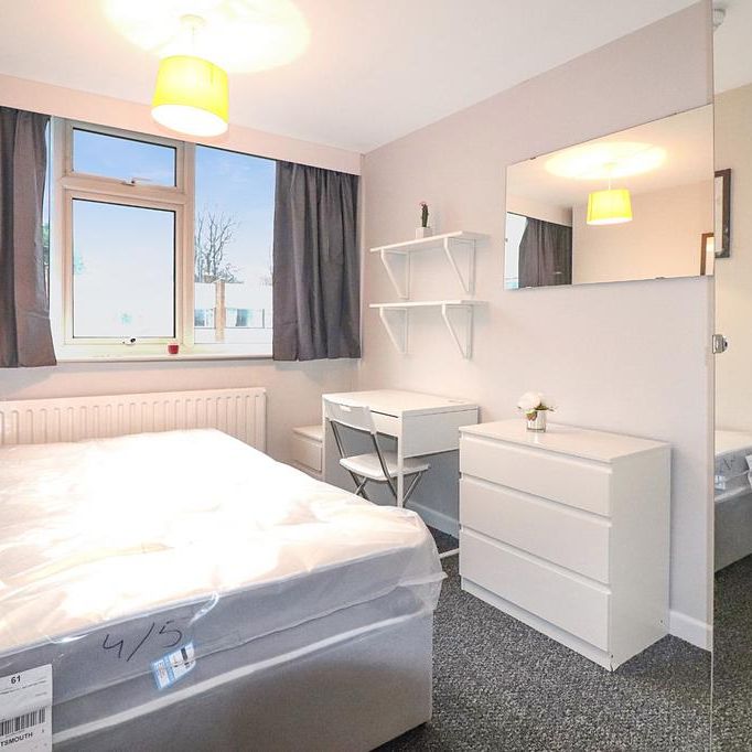 1 bedroom in a house share to rent - Photo 1