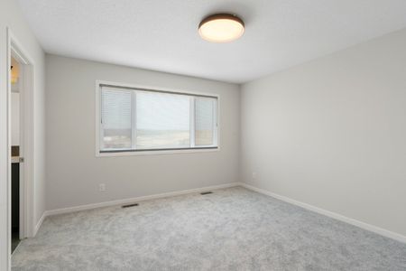 47 Royston Way Nw - Photo 5