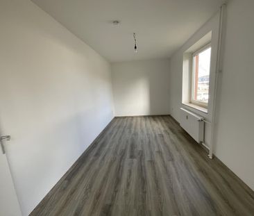 Helle 3-Zimmer-Wohnung im Hochparterre in Emden-Borsum! - Photo 2