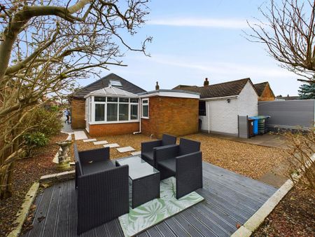 3 bedroom bungalow to rent - Photo 3