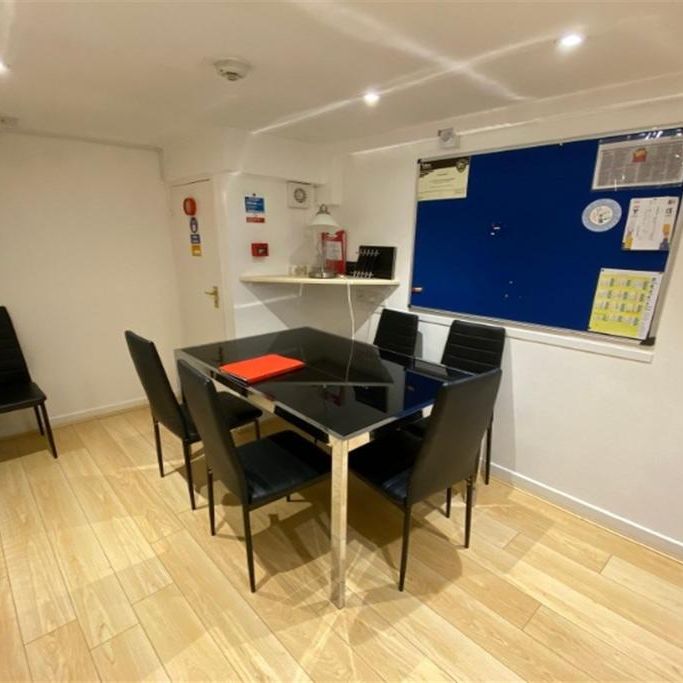 4 bedroom terraced house to rent - Photo 1