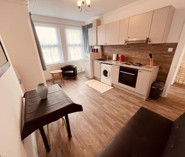 2 bedroom flat to rent - Photo 6