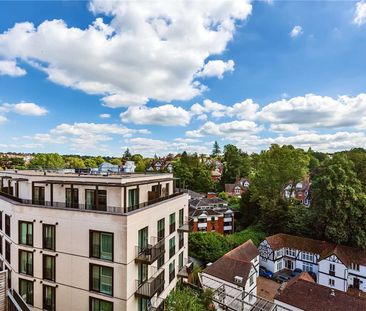 Modern two bedroom apartment set in a contemporary development set ... - Photo 2