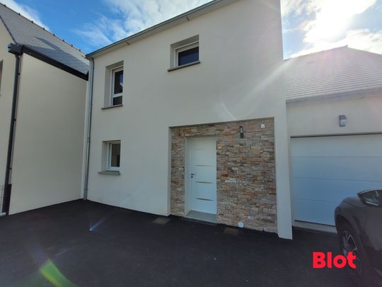 Location Maison 5 pièces 104m² MONTREUIL LE GAST 35520 - Photo 1