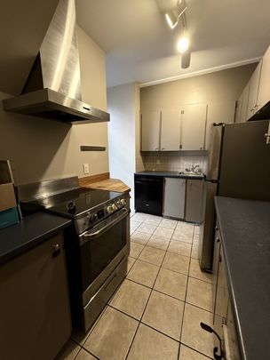 402 McLeod Street - 1 - Photo 1