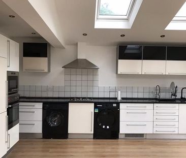Room in a Shared House, Osterley Gardens, CR7 - Photo 3
