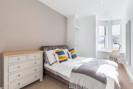 4 bedroom flat to rent - Photo 4