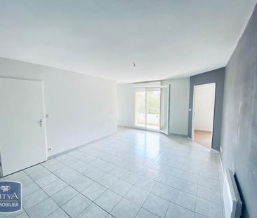 Location Appartement 2 pièces 54m² LE CATEAU CAMBRESIS 59360 - Photo 2